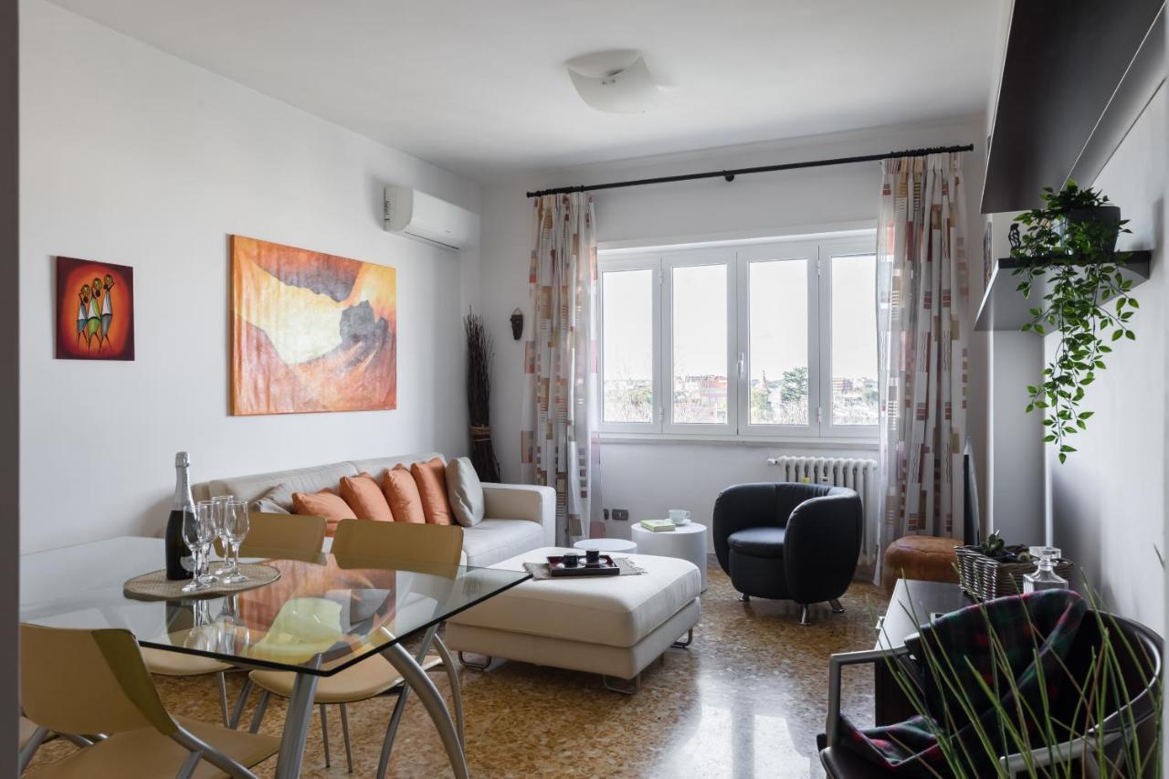 Amoretti Apartment, 6 Persone, 3 Camere, 2 Bagni, Balcone, Wi-Fi, Metro B Monti Tiburtini Рим Екстериор снимка