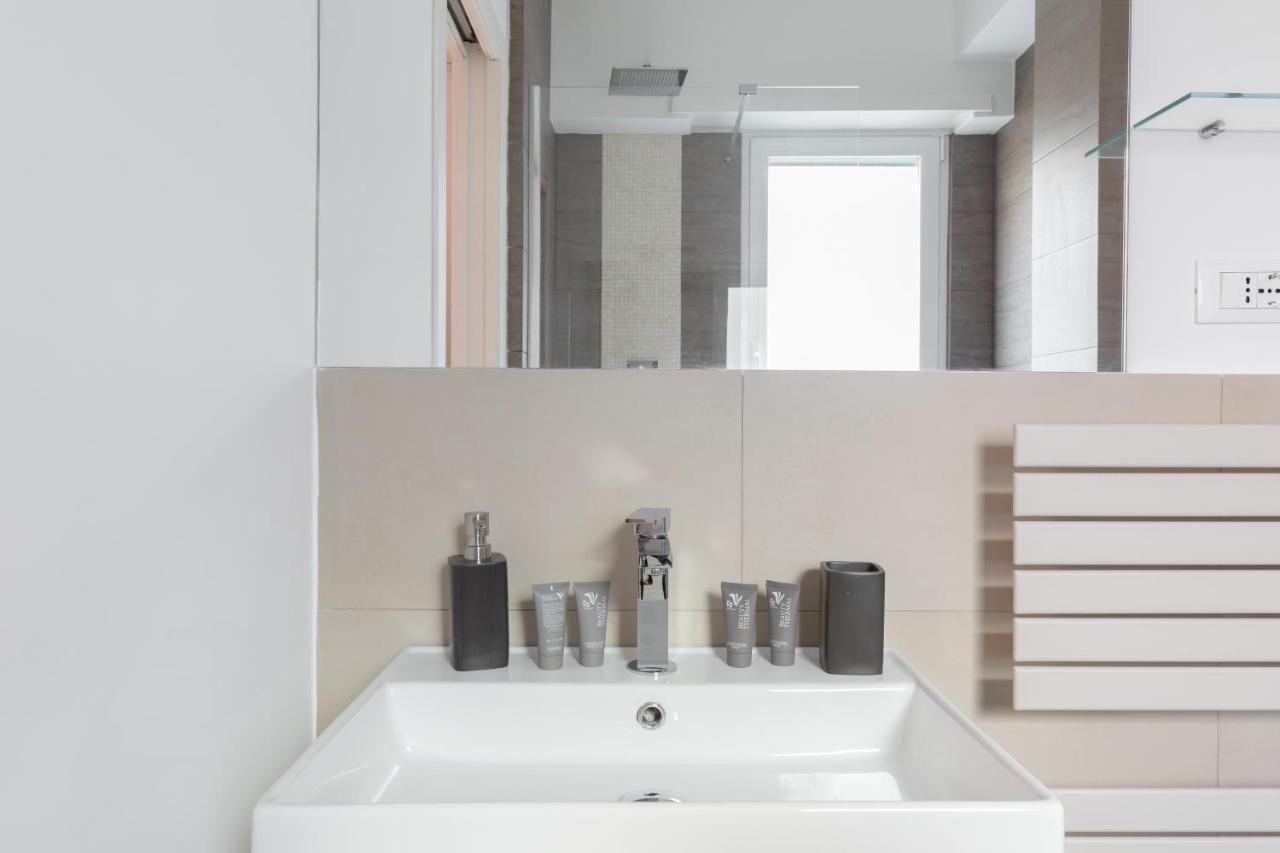Amoretti Apartment, 6 Persone, 3 Camere, 2 Bagni, Balcone, Wi-Fi, Metro B Monti Tiburtini Рим Екстериор снимка