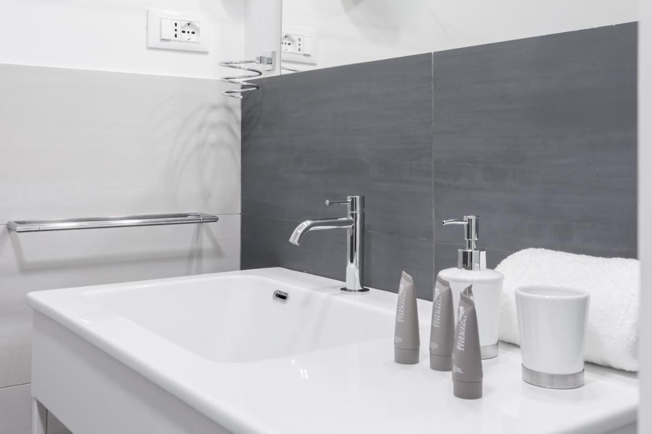 Amoretti Apartment, 6 Persone, 3 Camere, 2 Bagni, Balcone, Wi-Fi, Metro B Monti Tiburtini Рим Екстериор снимка